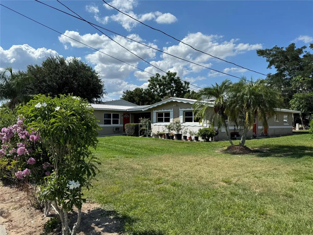 704 S Main Avenue Lake Placid, FL 33852