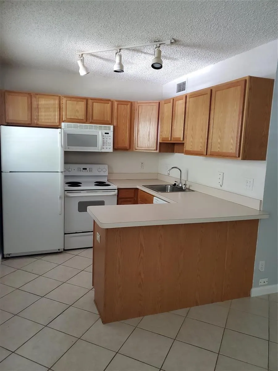 2660 NE 8th Avenue #302 Wilton Manors, FL 33334