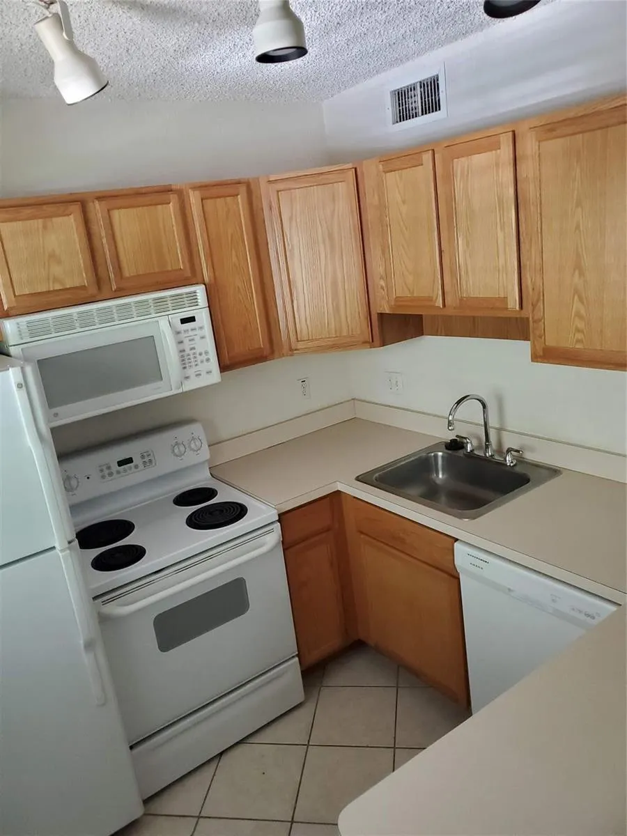 2660 NE 8th Avenue #302 Wilton Manors, FL 33334