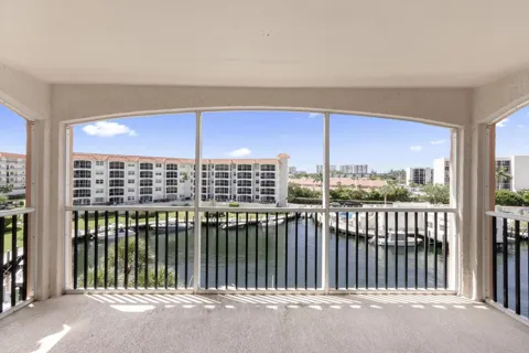 2871 Ocean Boulevard #V443