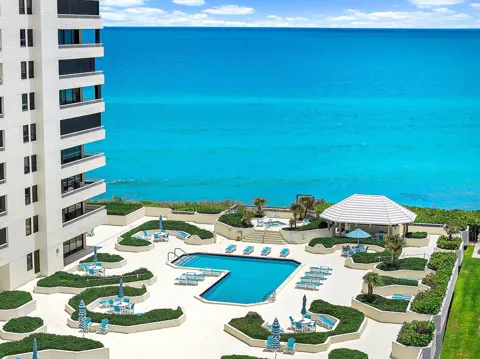 5280 Ocean Drive #8b