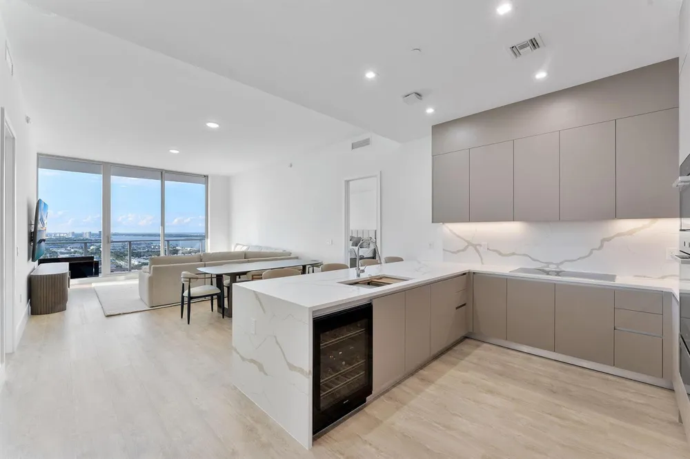 220 Lake Shore Drive #Penthouse 2321 Lake Park, FL 33403