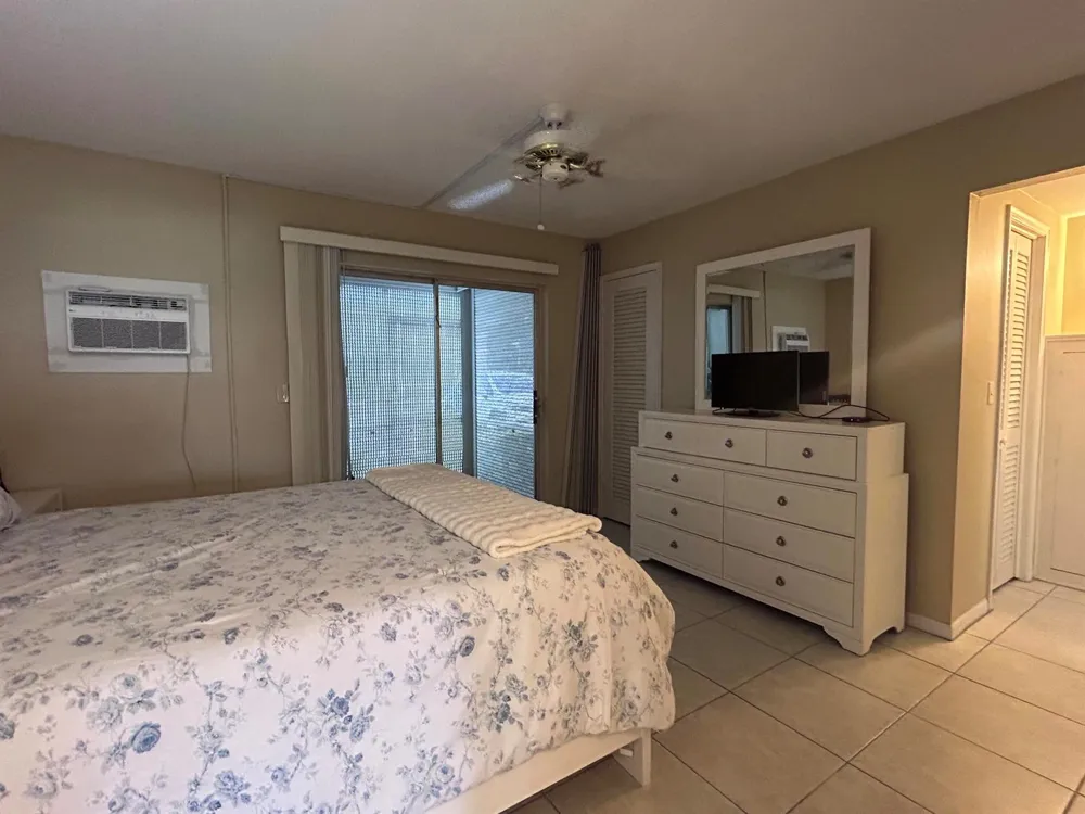 680 Horizons #103 Boynton Beach, FL 33435