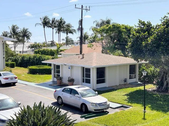 680 Horizons #103 Boynton Beach, FL 33435