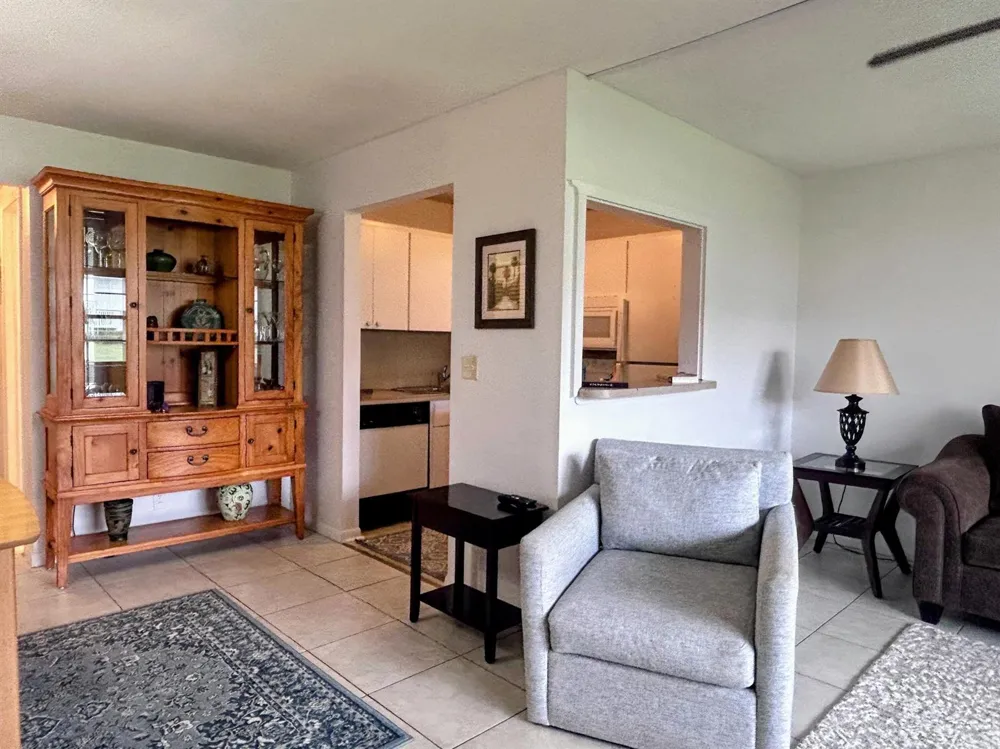 680 Horizons #103 Boynton Beach, FL 33435