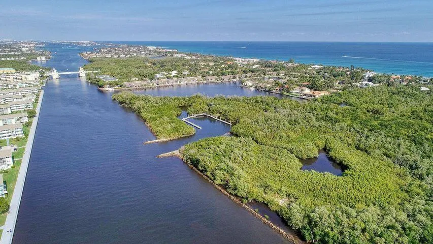 680 Horizons #103 Boynton Beach, FL 33435