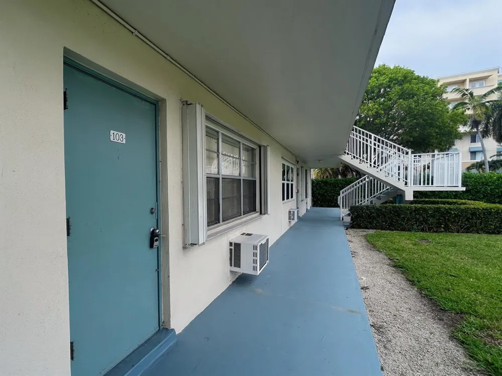 680 Horizons #103 Boynton Beach, FL 33435