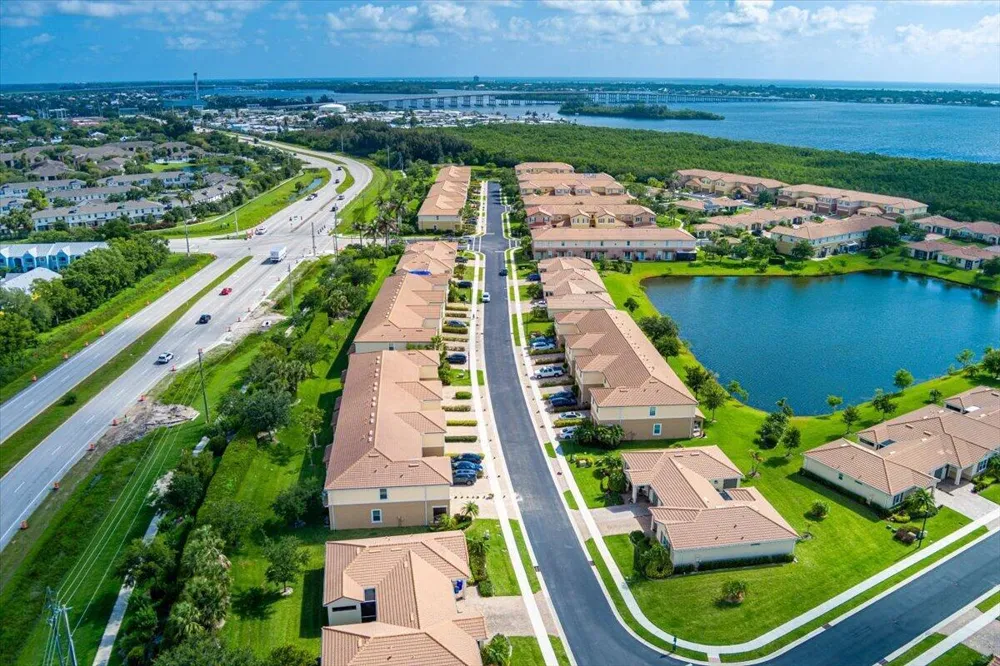 1069 Normandie Way Vero Beach, FL 32960