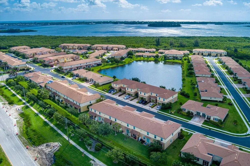 1069 Normandie Way Vero Beach, FL 32960