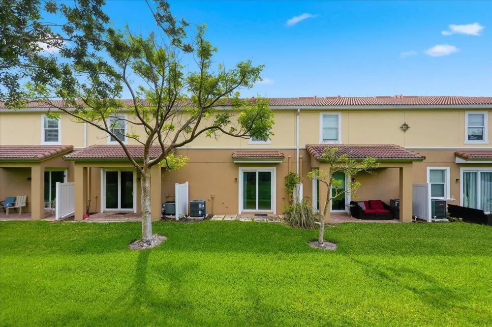 1069 Normandie Way Vero Beach, FL 32960