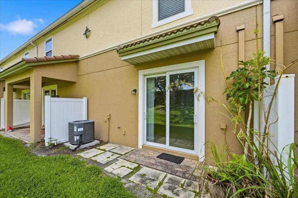 1069 Normandie Way Vero Beach, FL 32960