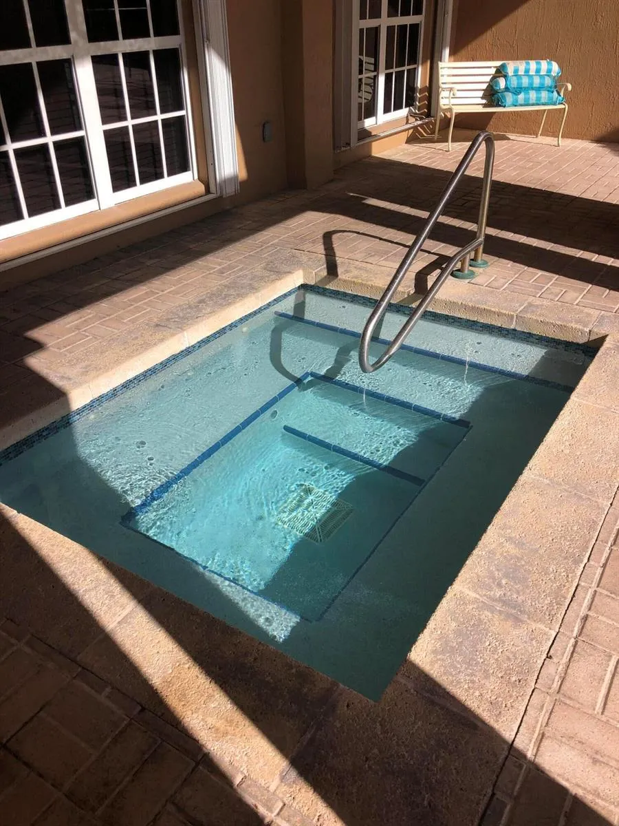 400 Scotia Drive #103 Hypoluxo, FL 33462
