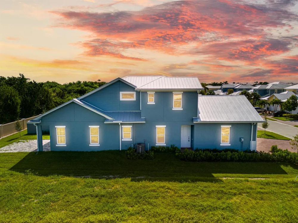 2005 Bridgepointe Circle #97 Vero Beach, FL 32967