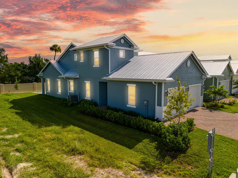 2005 Bridgepointe Circle #97 Vero Beach, FL 32967