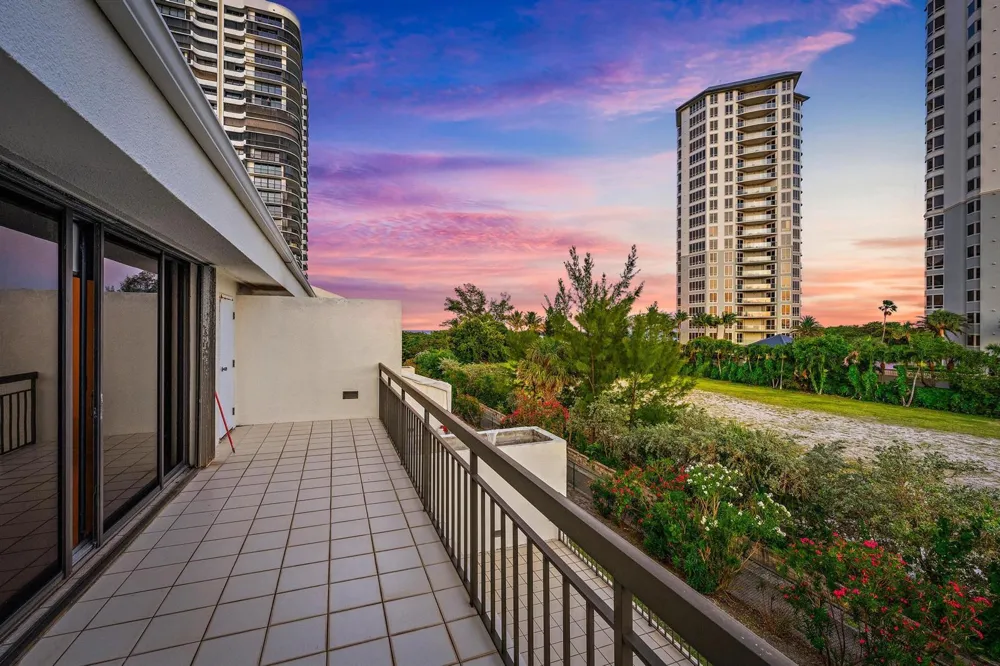 3970 Ocean Drive #6 Singer Island, FL 33404