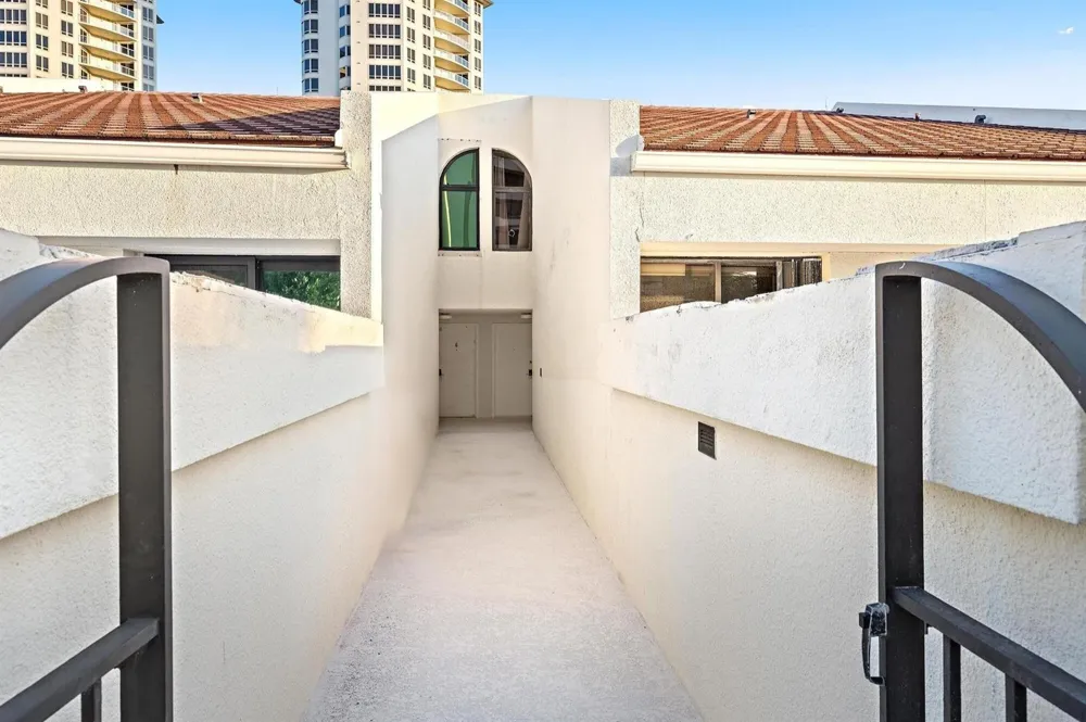 3970 Ocean Drive #6 Singer Island, FL 33404