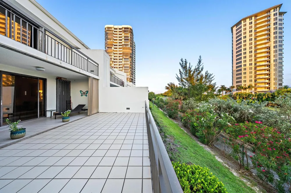 3970 Ocean Drive #6 Singer Island, FL 33404