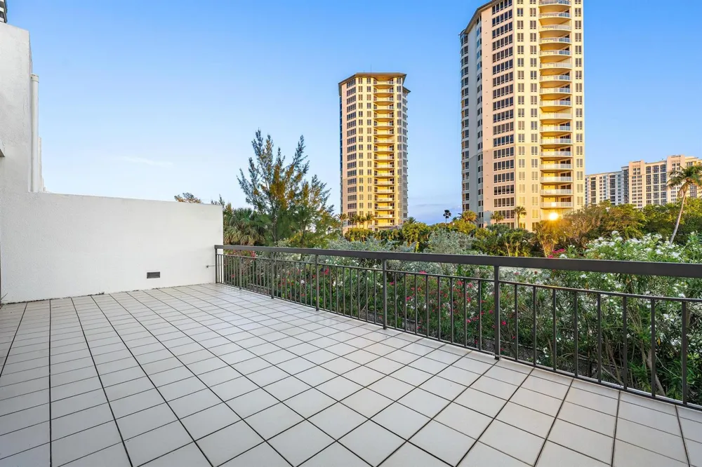 3970 Ocean Drive #6 Singer Island, FL 33404