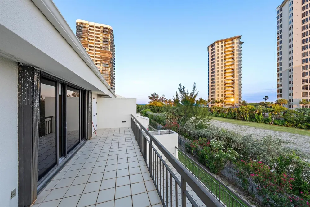 3970 Ocean Drive #6 Singer Island, FL 33404