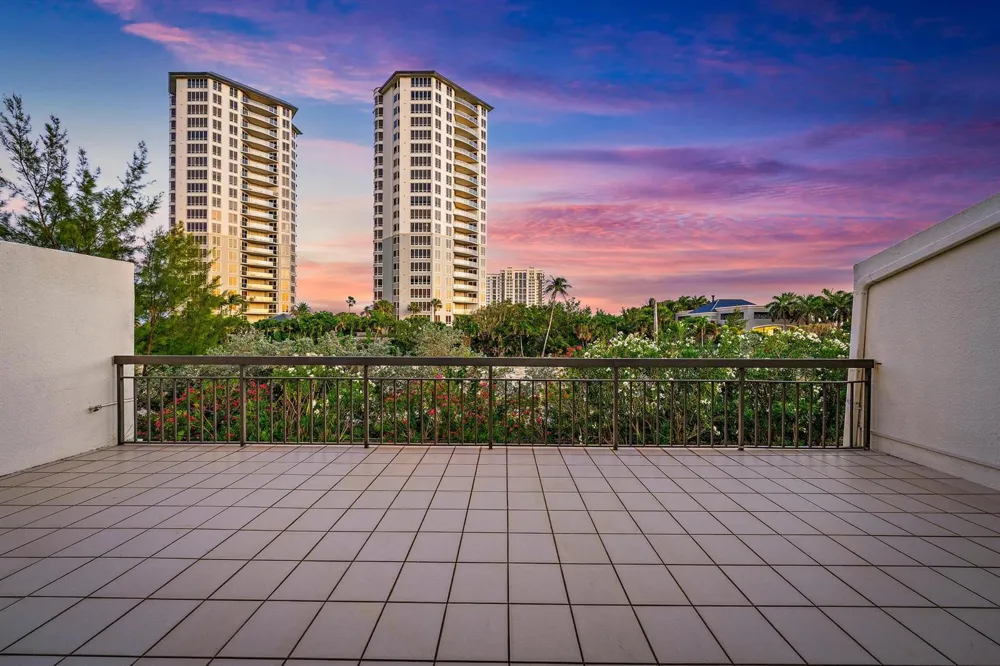 3970 Ocean Drive #6 Singer Island, FL 33404