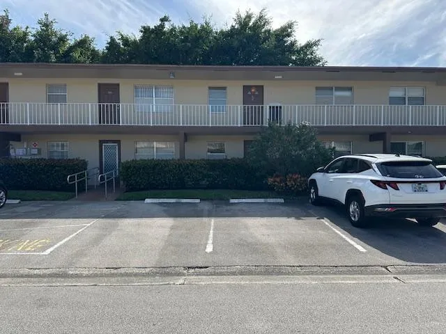 7600 NW 5th Place #106 Margate, FL 33063