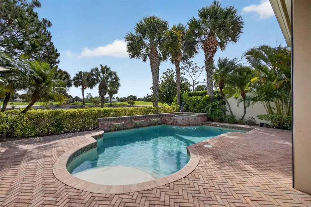 160 Viera Drive Palm Beach Gardens, FL 33418