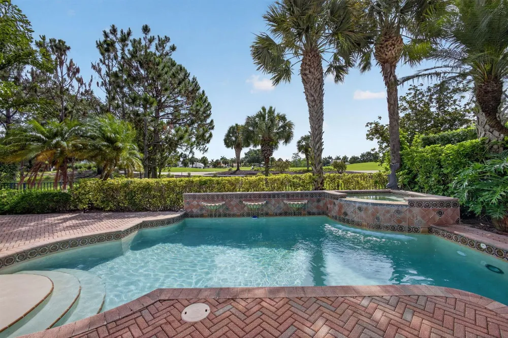 160 Viera Drive Palm Beach Gardens, FL 33418