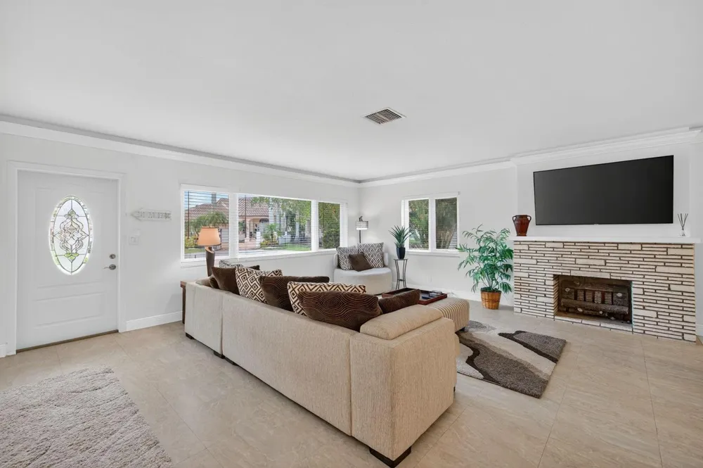 283 Imperial Lane Lauderdale By The Sea, FL 33308