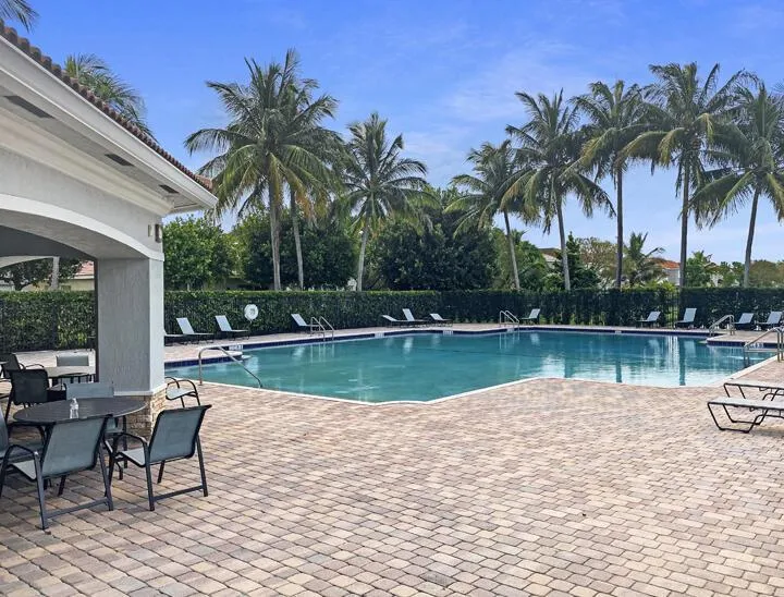 3022 Laurel Ridge Circle Riviera Beach, FL 33404