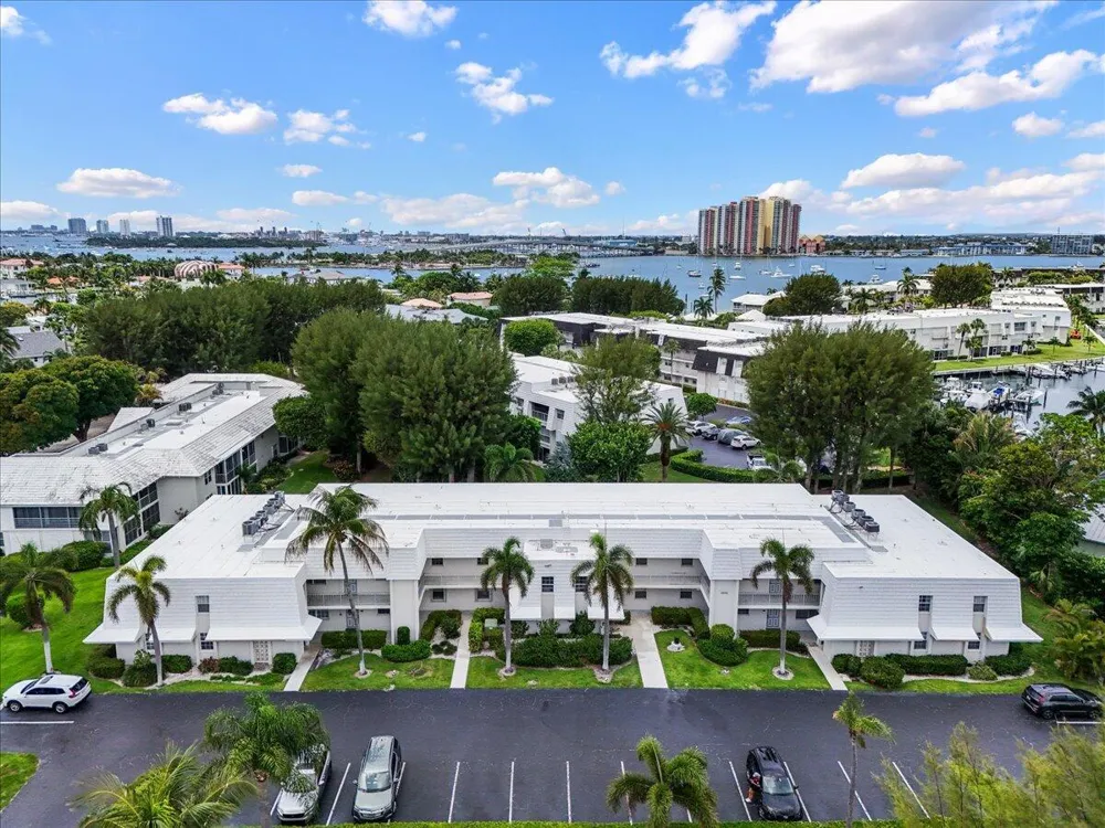 1205 Sandy Lane #145 Singer Island, FL 33404