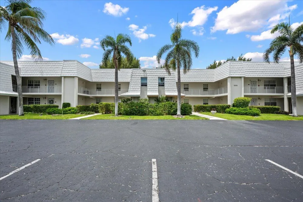 1205 Sandy Lane #145 Singer Island, FL 33404