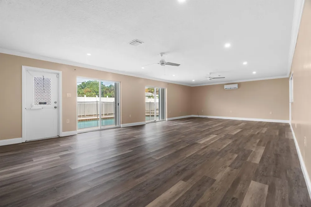 3201 Alice Drive Palm Springs, FL 33461