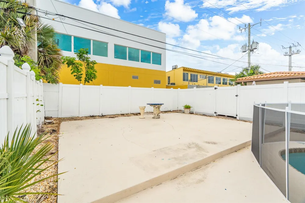 3201 Alice Drive Palm Springs, FL 33461