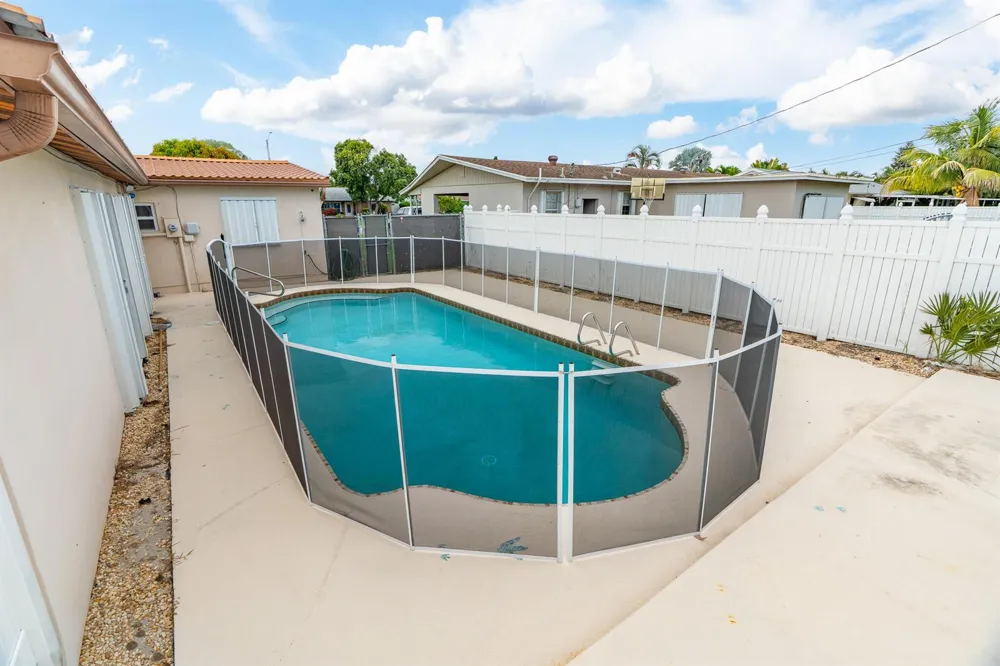 3201 Alice Drive Palm Springs, FL 33461