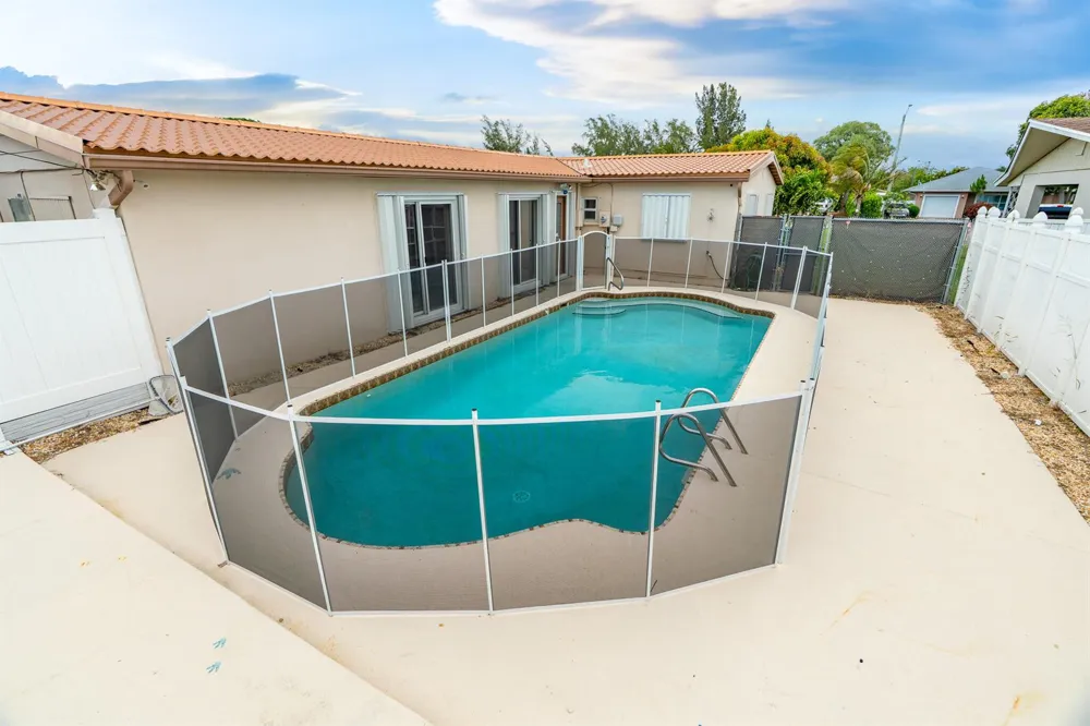 3201 Alice Drive Palm Springs, FL 33461
