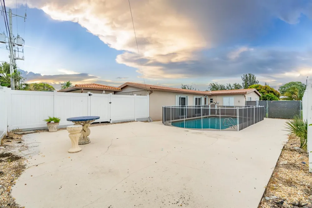 3201 Alice Drive Palm Springs, FL 33461