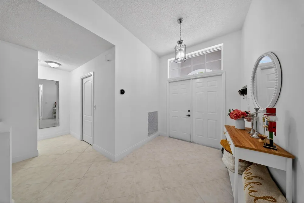113 Egret Circle 