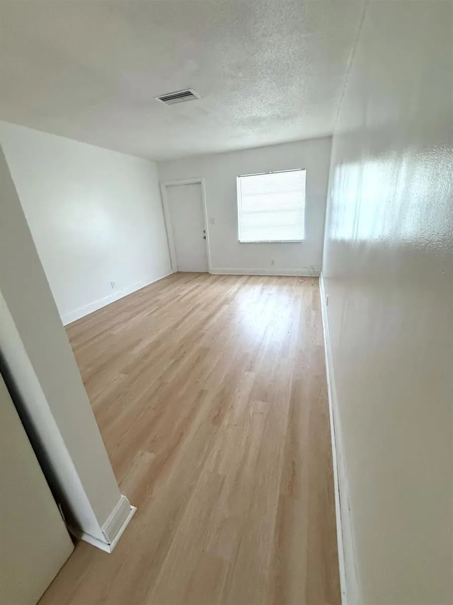 4130 NW 31st Terrace #1 Lauderdale Lakes, FL 33309