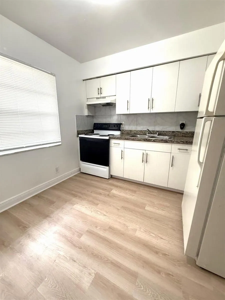 4130 NW 31st Terrace #1 Lauderdale Lakes, FL 33309