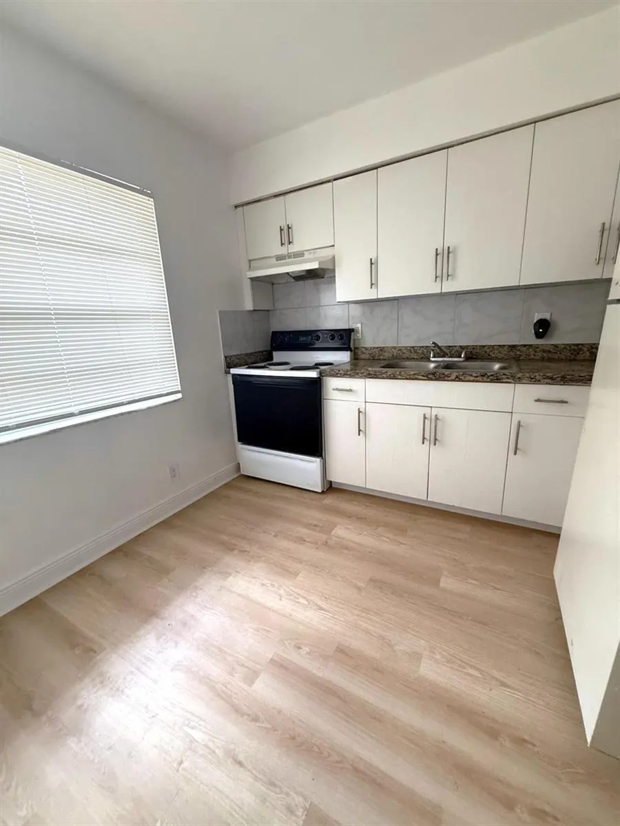 4130 NW 31st Terrace #1 Lauderdale Lakes, FL 33309