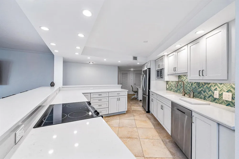 5420 Ocean Drive #305 Singer Island, FL 33404