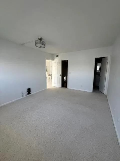 29 Yacht Club Drive #304 North Palm Beach, FL 33408