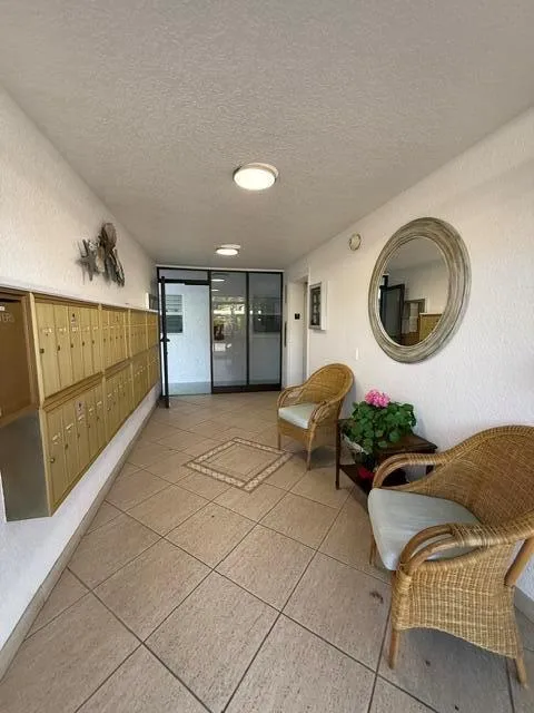 29 Yacht Club Drive #304 North Palm Beach, FL 33408