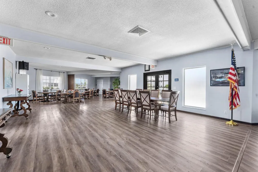 29 Yacht Club Drive #304 North Palm Beach, FL 33408