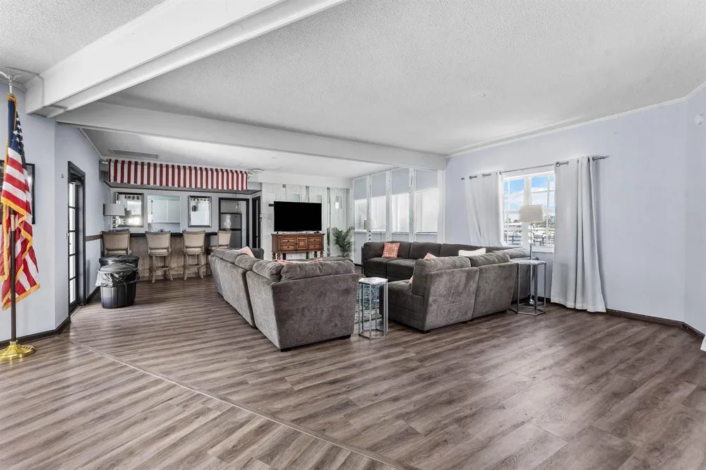 29 Yacht Club Drive #304 North Palm Beach, FL 33408