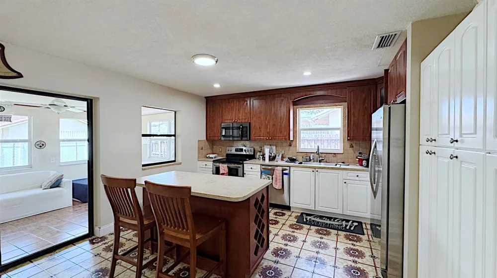 411 SE 4th Street Dania Beach, FL 33004