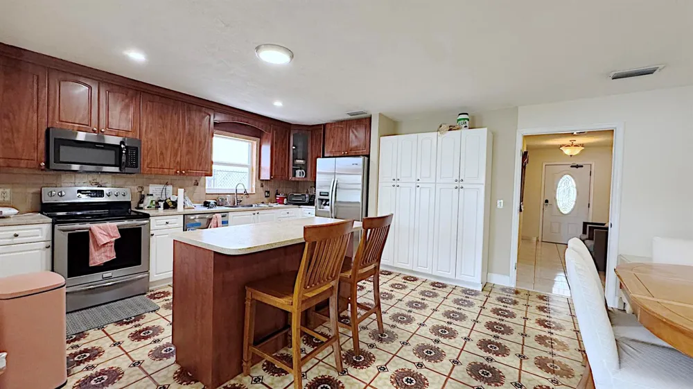 411 SE 4th Street Dania Beach, FL 33004