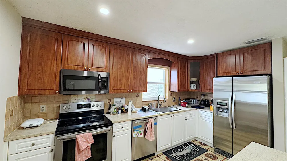 411 SE 4th Street Dania Beach, FL 33004