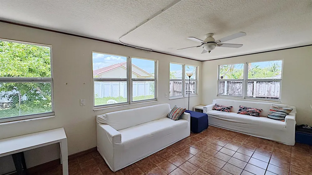 411 SE 4th Street Dania Beach, FL 33004
