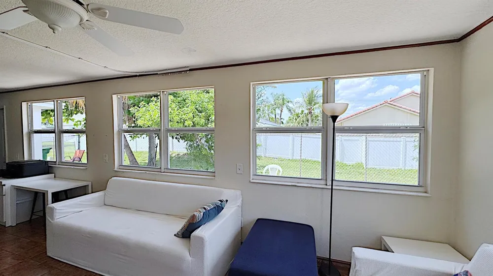411 SE 4th Street Dania Beach, FL 33004